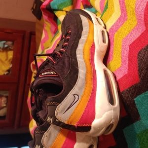 NIKE AIR MAX size 8.5 EUC